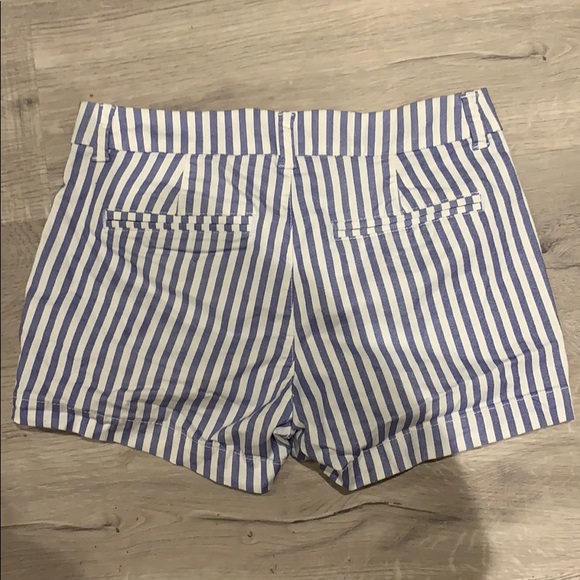 Old navy blue stripe shorts - Picture 3 of 3